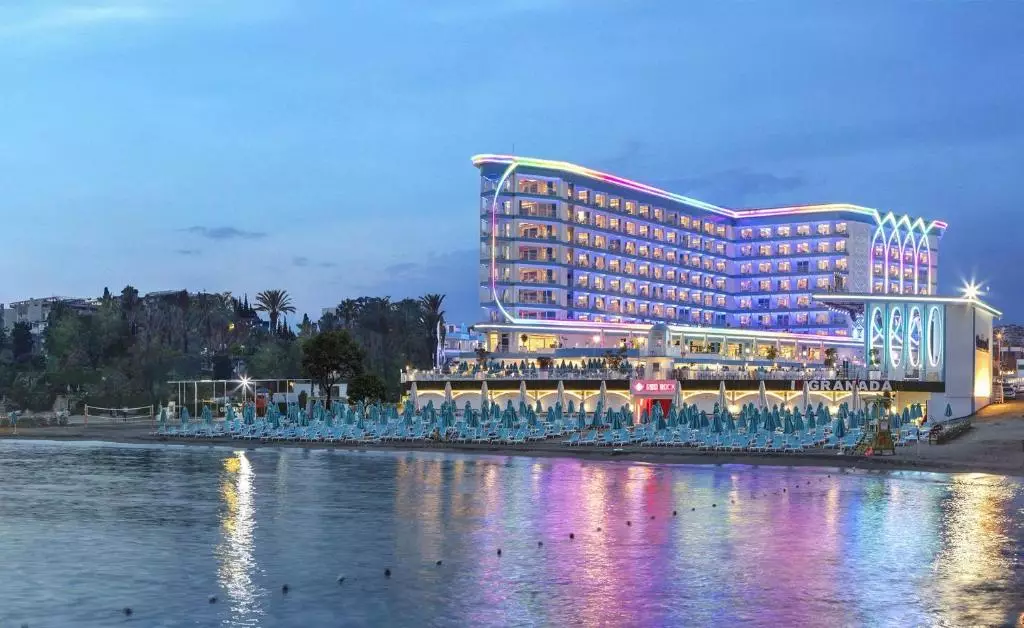 GRANADA LUXURY BEACH
