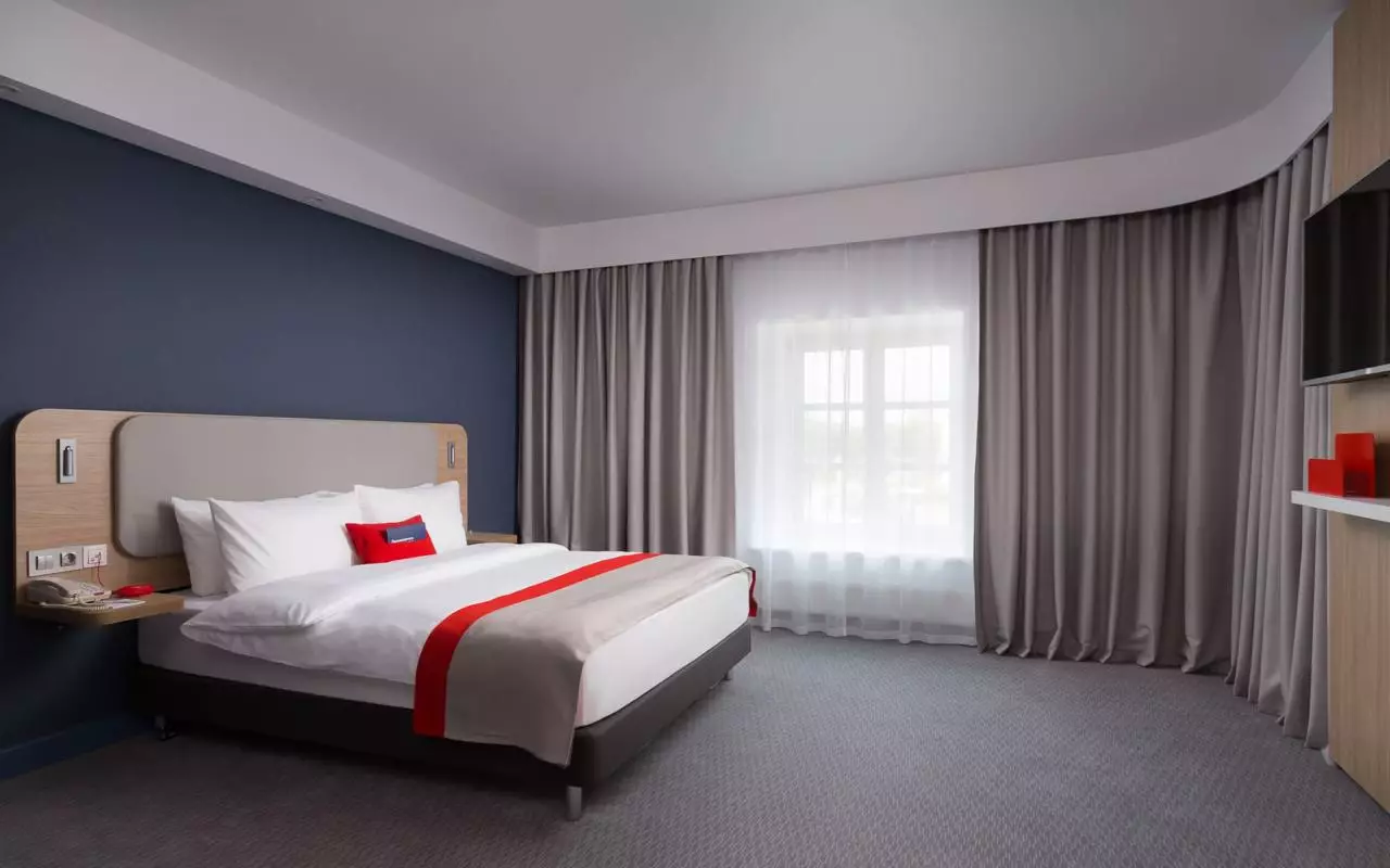 HOLIDAY INN EXPRESS SADOVAYA