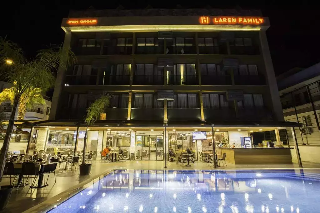 HOTEL LAREN FAMILY