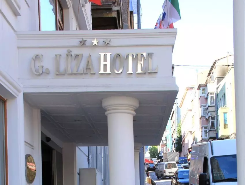 GRAND LIZA