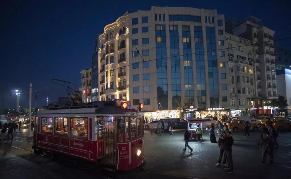 TAKSIM SQUARE ex OTTOMAN PALACE