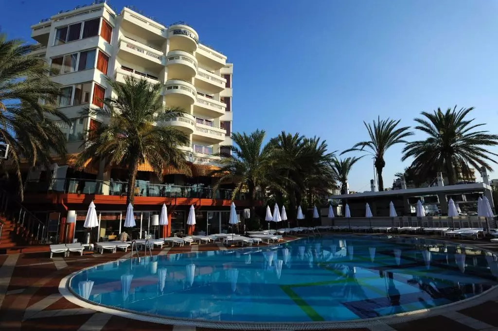 HOTEL ELEGANCE