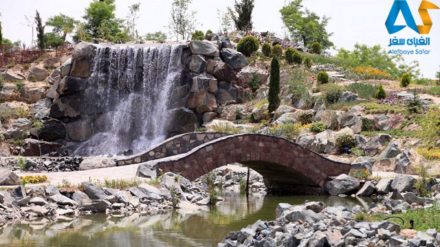 آبشار و پل پياده رو در پارك كوهسنگي مشهد