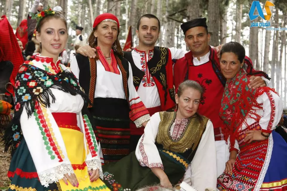 فستیوال لباسهای ملی، ژراونا بلغارستان-الفبای سفر