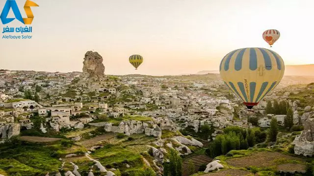 بالن ها و شکست های زمین در شهر کاپادوکیه در ترکیه