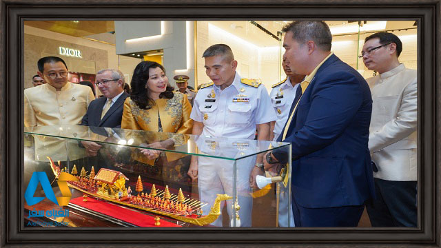 پادشاه تایلند و همراهان در بازدید از نمایشگاه آرت افلوت بانکوک