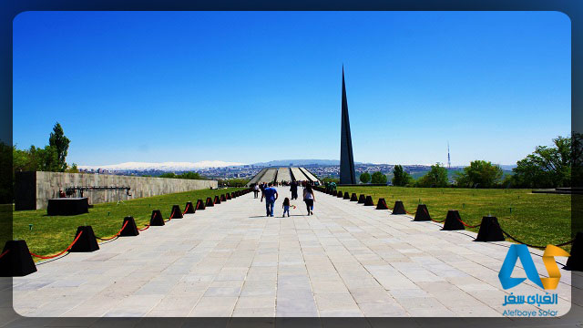 محوطه و مسير پياده روي تا رسيدن به بناي يادبود قتل عام ارمنستان