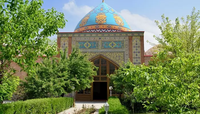 مسجد کبود از مهمترین جاهای دیدنی ایروان