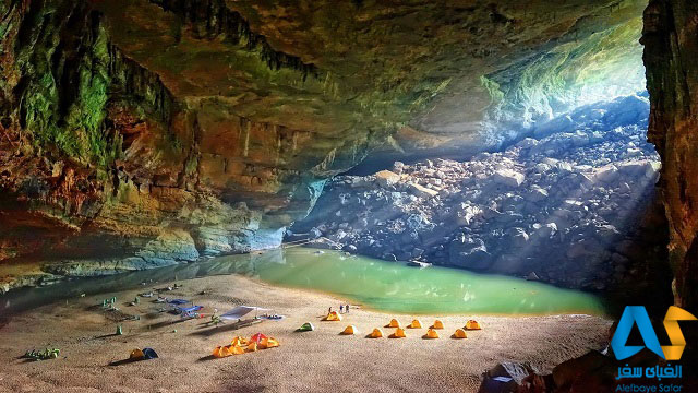كمپين ها در غار سون دونگ در ويتنام