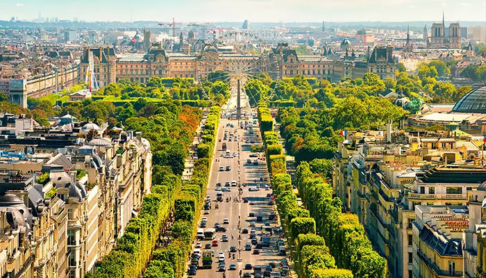 خیابان شانزلیزه از جاهای دیدنی اروپا