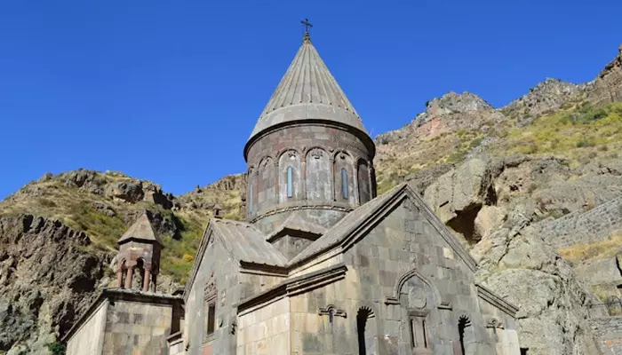 صومعه گغارد از مشهورترین جاهای دیدنی ارمنستان
