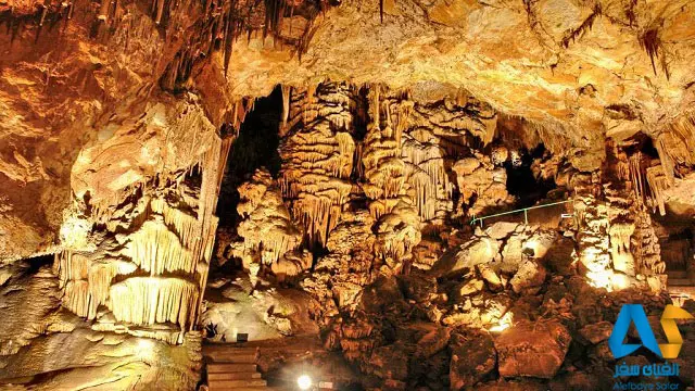 سقف غار لدیکا در بلغارستان