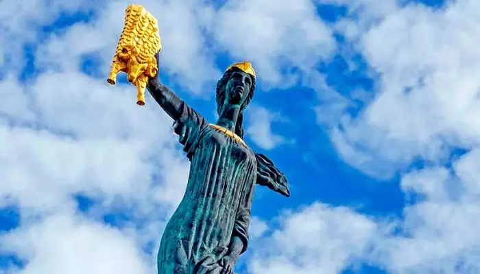 تندیس مدیا از  جاهای دیدنی و گردشگری باتومی