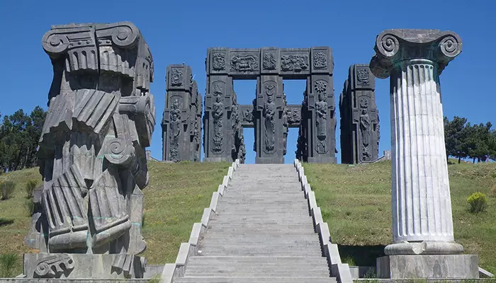 یادبود تاریخ گرجستان