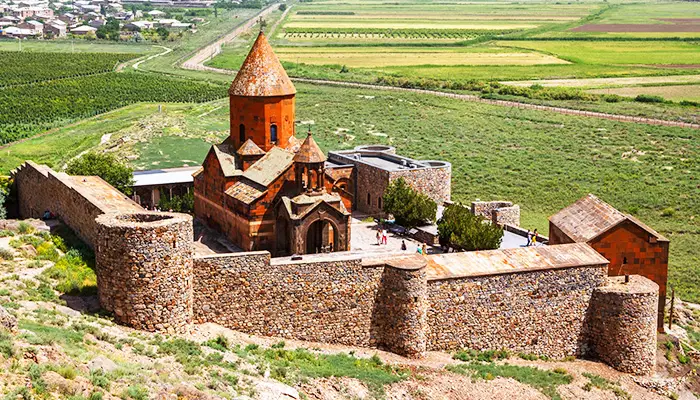 صومعه خور ویراپ از زیباترین کلیساهای ارمنستان