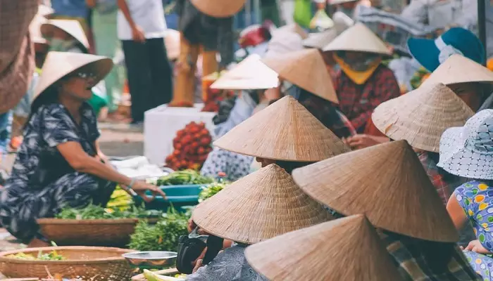 کلاه نان لا بهترین سوغات ویتنام