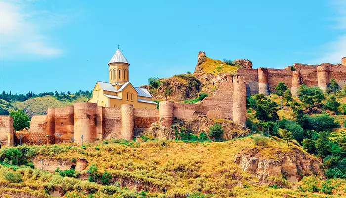 قلعه ناریکا از بهترین جاهای دیدنی تفلیس