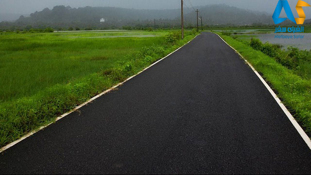 جاده زیبای بین Panji-to-Ponburpa گوا در هندوستان