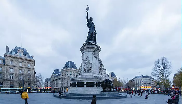 میدان جمهوریت از میادین اصلی شهر پاریس