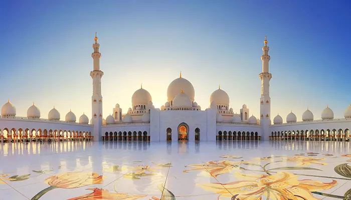 مسجد شیخ زاید از جاهای دیدنی راس الخیمه