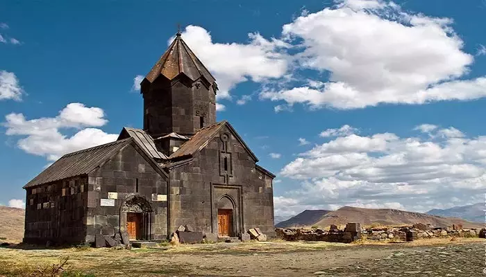کلیسای تاناهات ارمنستان| کلیسا ارمنستان