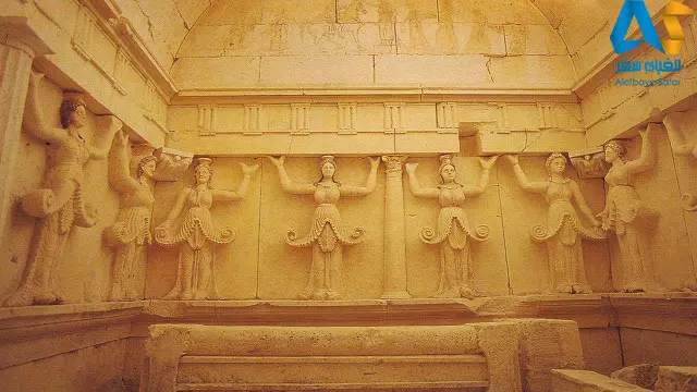 نقاشی برجسته زنان در مقبره سفیشتاری در بلغارستان