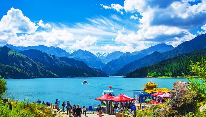 دریاچه تیانچی تیانشان جاذبه طبیعت گردی چین