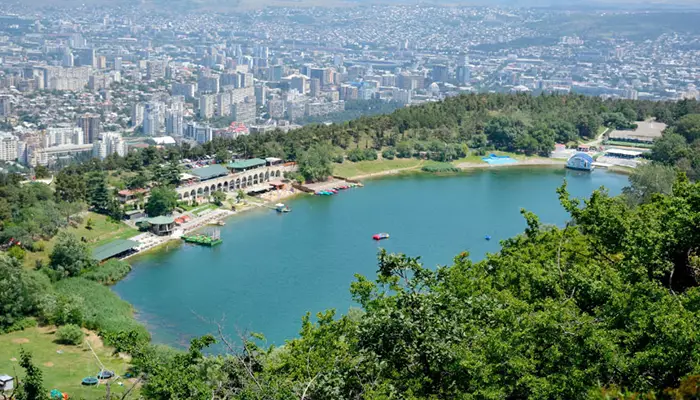 دریاچه لاکپشت از زیبایی های تفلیس گرجستان