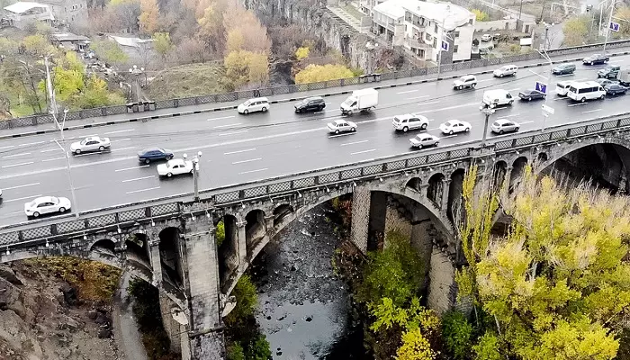 پل پیروزی از جاهای تاریخی ایروان