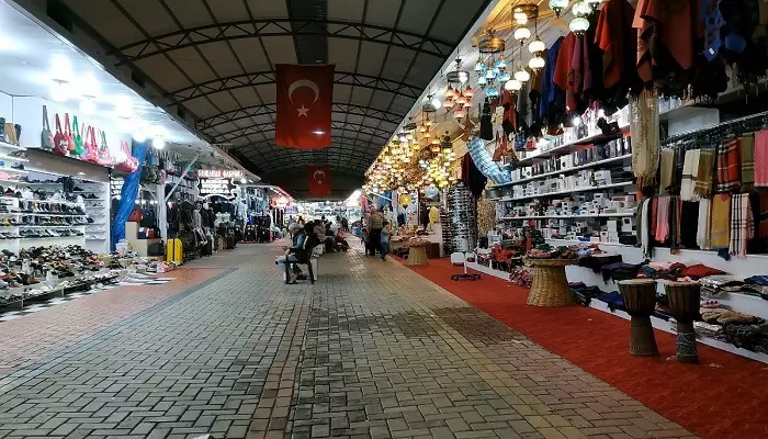 بازار بزرگ آلانیا