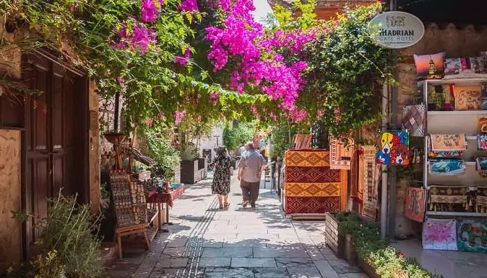 آنتالیا یا دبی