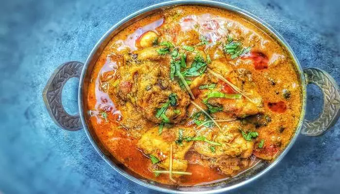 خوراک مرغ سالونا از غذاهای دبی