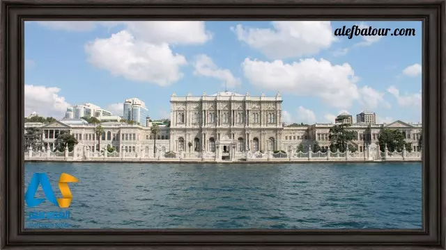 کاخ دولما باغچه استانبول در کنار تنگه بسفر