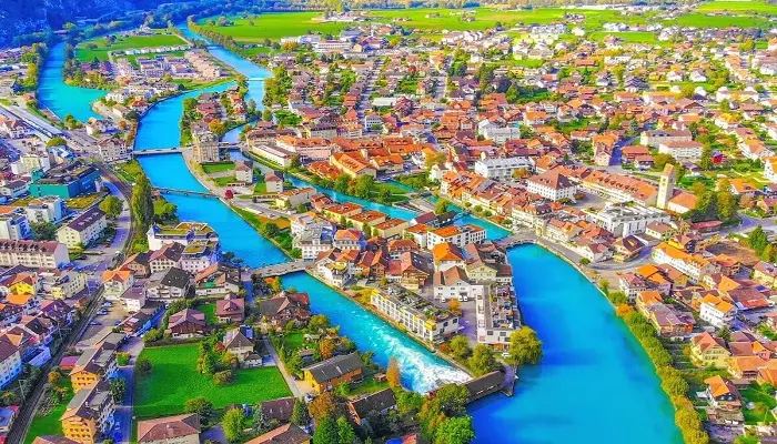 اینترلاکن از شهرهای توریستی سوئیس