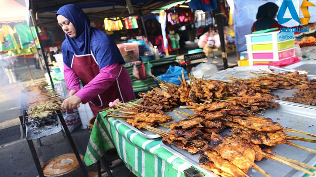طبخ غذای خیابانی در لنکاوی مالزی