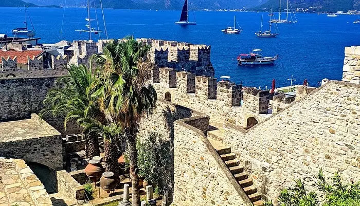 قلعه و موزه مارماریس