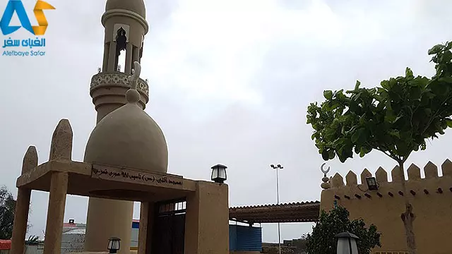 ورودی، گنبد و گلدسته مسجد باغو در روستای باغو جزیره کیش