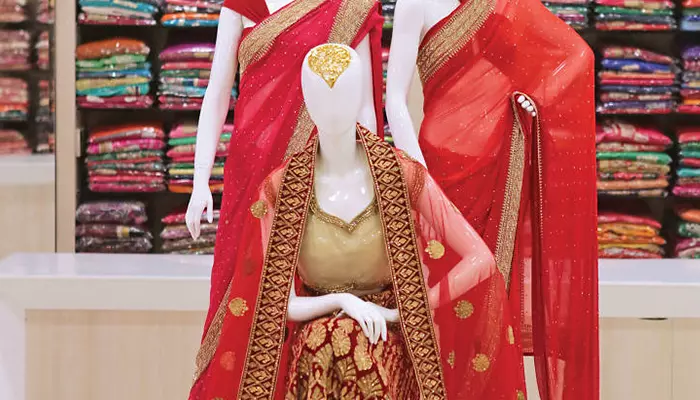 ساری و سارونگ سوغات سریلانکا
