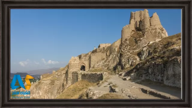 قلعه وان ترکیه بر روی تخته های سنگی