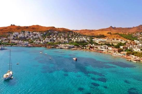 ساحل کاراینجیر از سواحل دیدنی بدروم