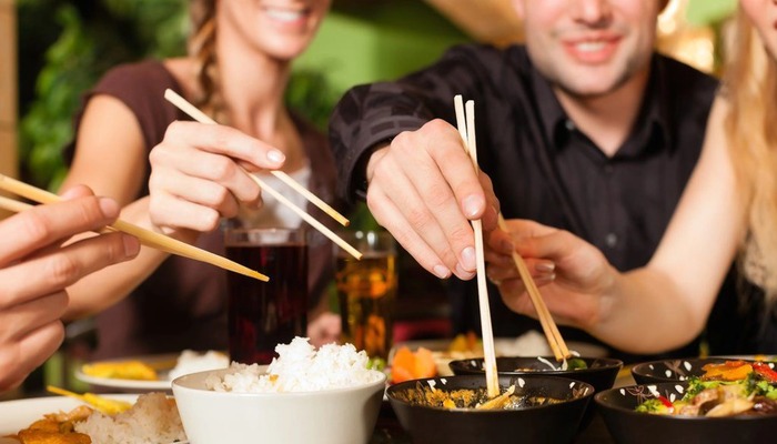 آداب خوردن غذای چینی با چاپستیک